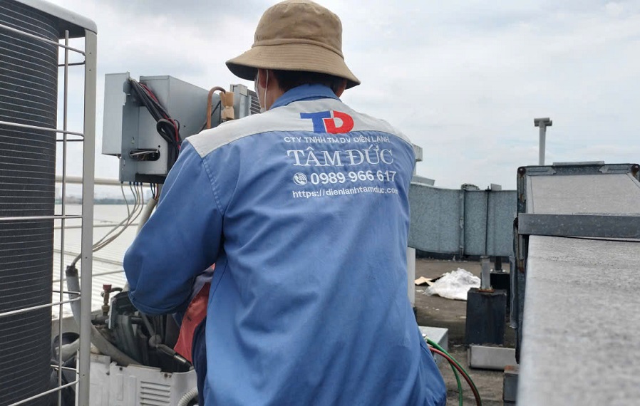 Lap-may-lanh-phuong-ban-co-chuyen-nghiep