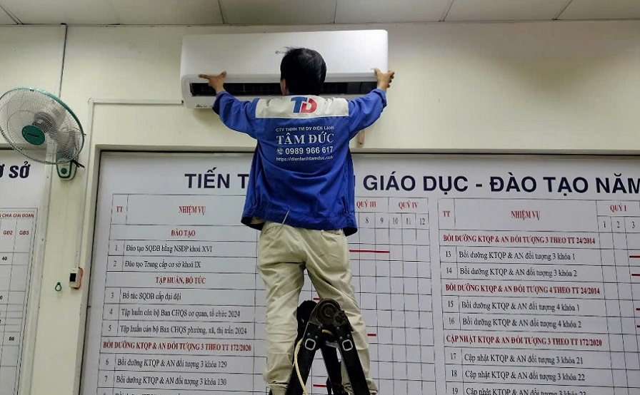 lap-may-lanh-phuong-hoa-hung-uy-tin