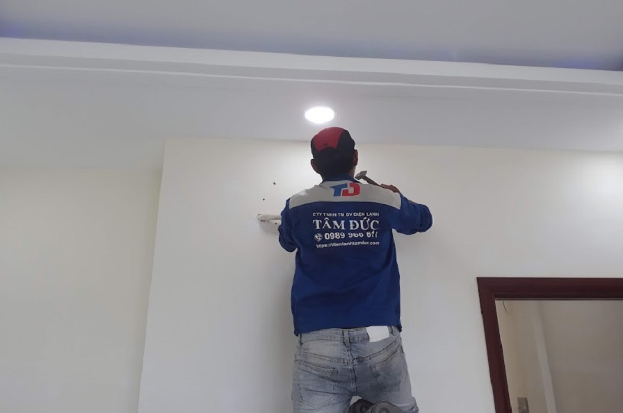 lap-may-lanh-tai-phuong-tan-dinh-tphcm