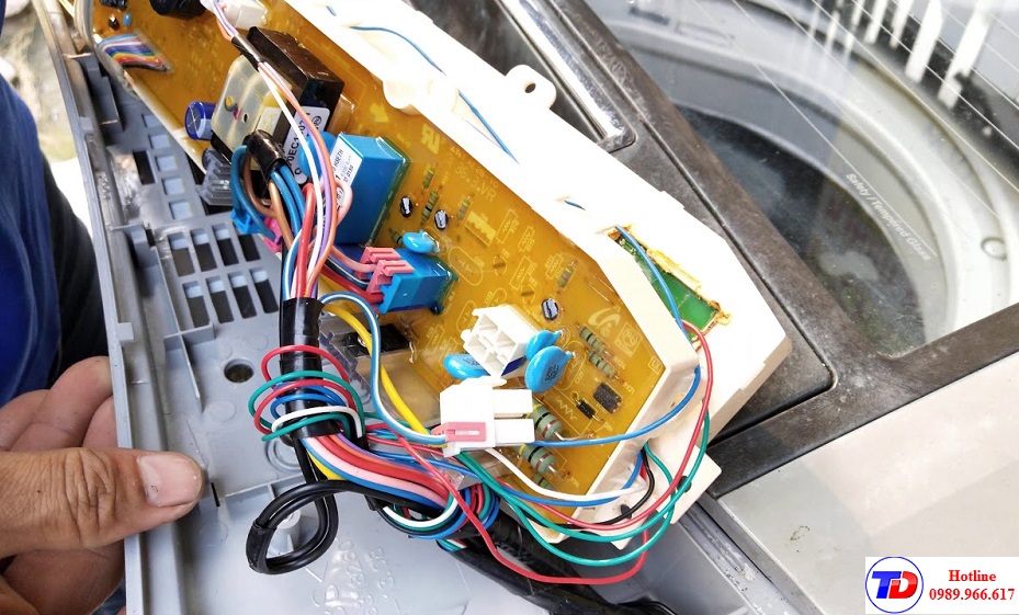 sua-may-giat-tai-phuong-phu-thanh-tphcm