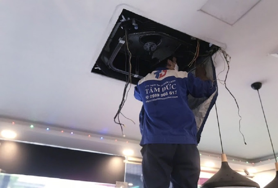 sua-may-lanh-am-tran-tai-phuong-ban-co