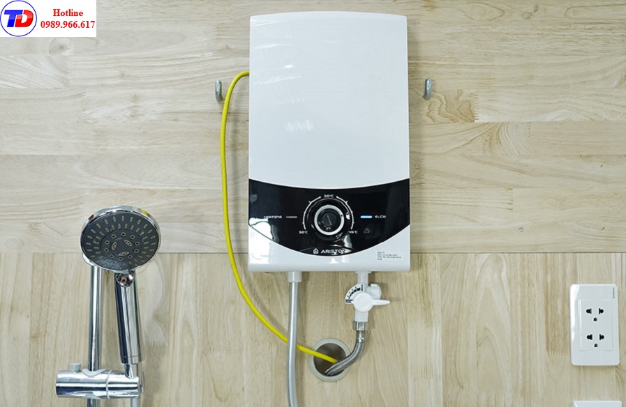 sua-may-nuoc-nong-xa-ba-diem