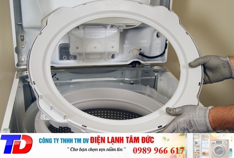 tam-duc-sua-chua-may-giat-xa-dong-thanh