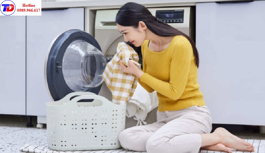 tam-duc-ve-sinh-may-giat-phuong-tan-son-nhat