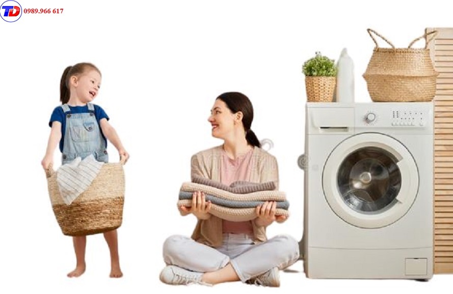 tam-duc-ve-sinh-may-giat-tai-thong-tay-hoi