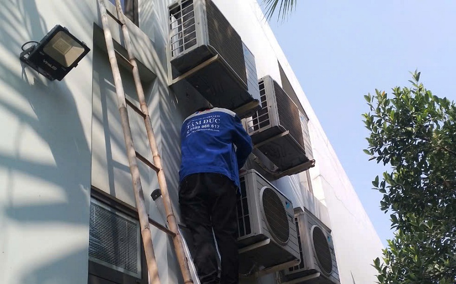 ve-sinh-dan-nong-may-lanh