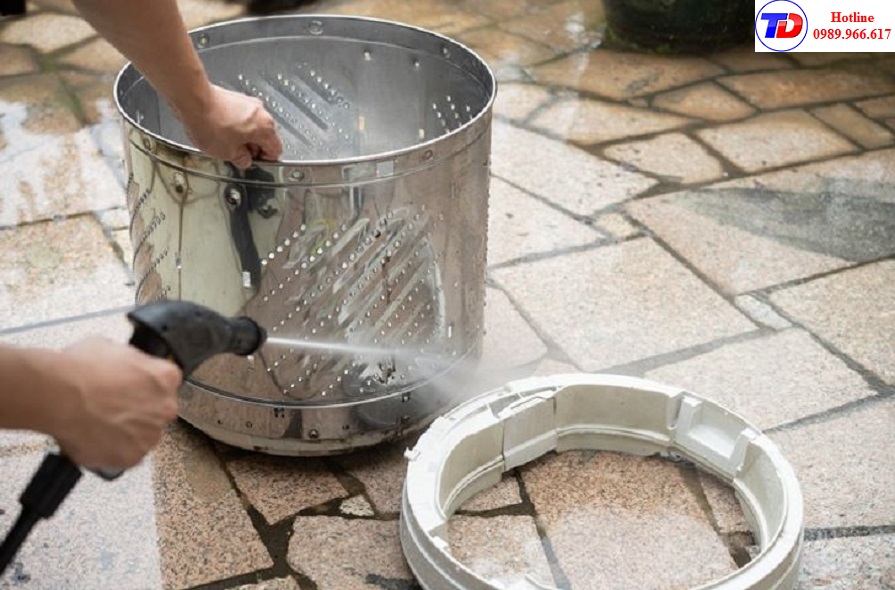 ve-sinh-may-giat-phuong-phu-thanh-chuyen-nghiep