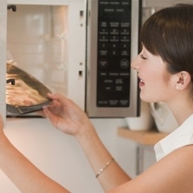 Lò Vi Sóng Nấu Không Chín: Nguyên Nhân Và Cách Khắc Phục