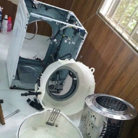 Vệ Sinh Máy Giặt Lồng Ngang: Tiêu Chí Chọn Dịch Vụ Uy Tín