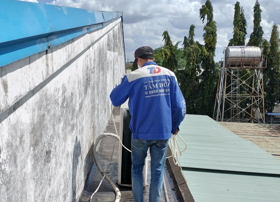 Vệ sinh máy lạnh tại Phường Tân Hưng Thuận Quận 12