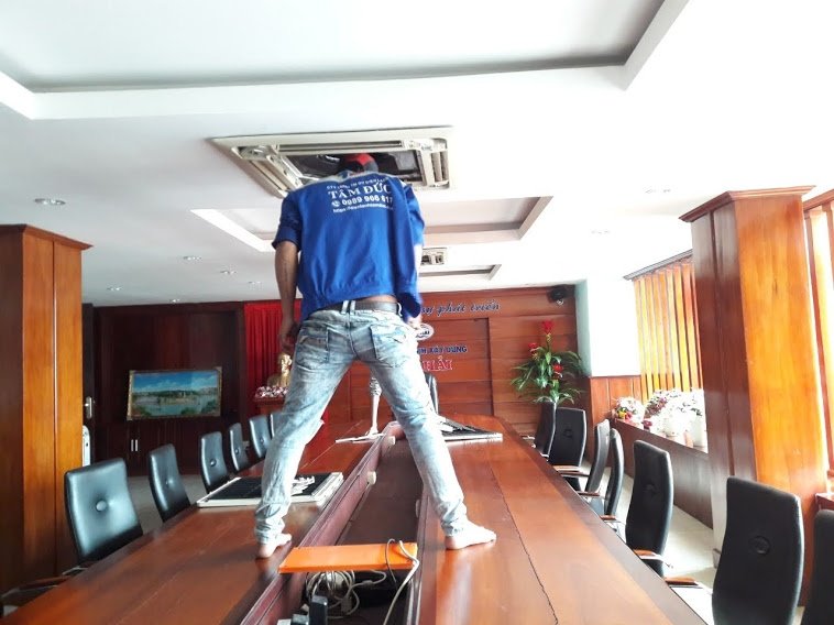 Vệ sinh máy lạnh tại xã Trung Chánh Hóc Môn