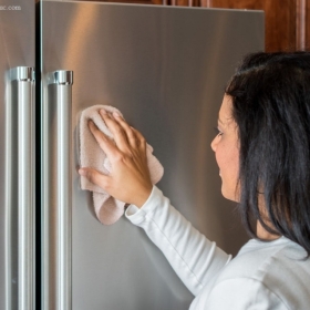 Vì Sao Tủ Lạnh Đổ Mồ Hôi? Nguyên Nhân Và Cách Khắc Phục