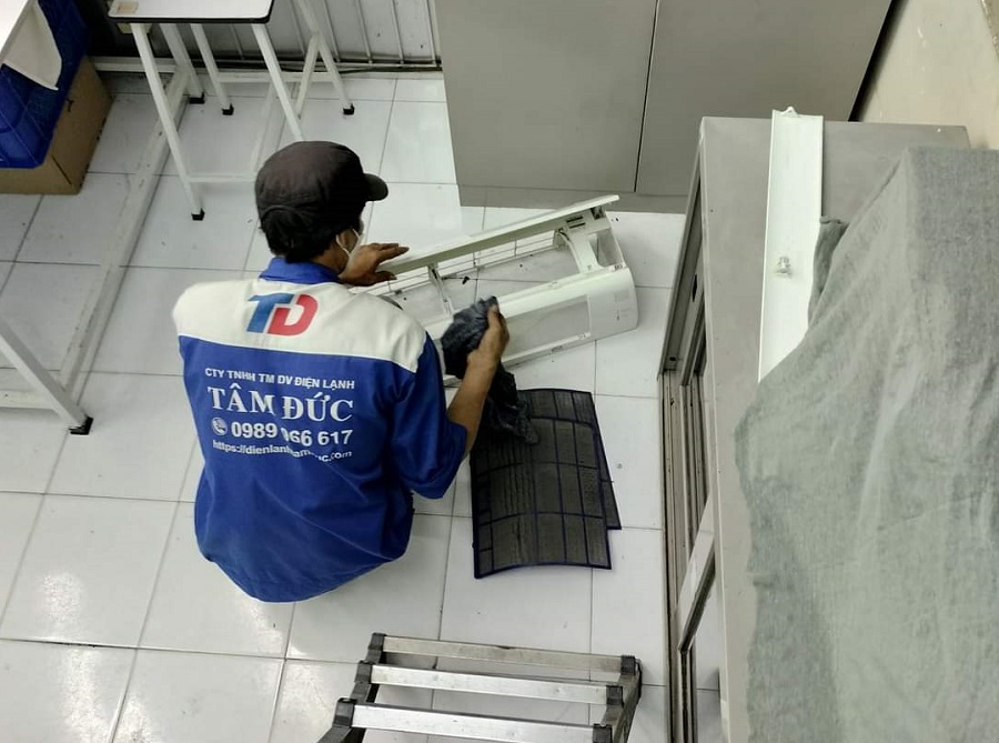Vệ sinh máy lạnh tại xã Xuân Thới Đông Hóc Môn